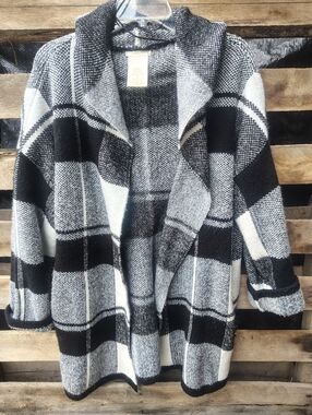 Matty M Black, Gray & White Plaid Open-Front Cardigan